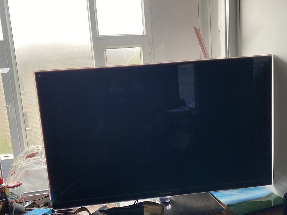 Телевизор 100к торг есть
