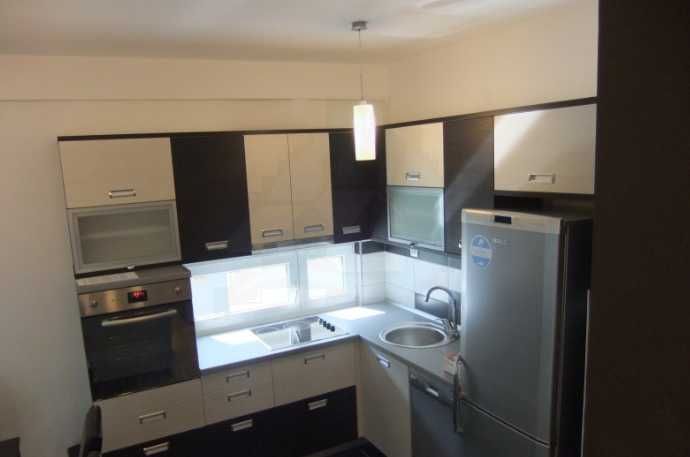 Дава се под наем Тристаен апартамент в Пловдив, Остромила - 88 кв.м за 270.3 € - Снимка #2