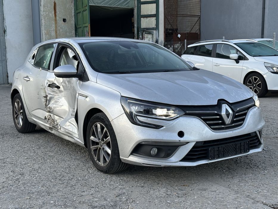 Avariat Automat 1.5 dci EURO 6 Faruri led