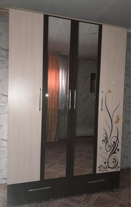 Срочно продам шкафы