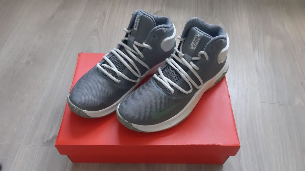 Nike Versitile 4 marimea 40