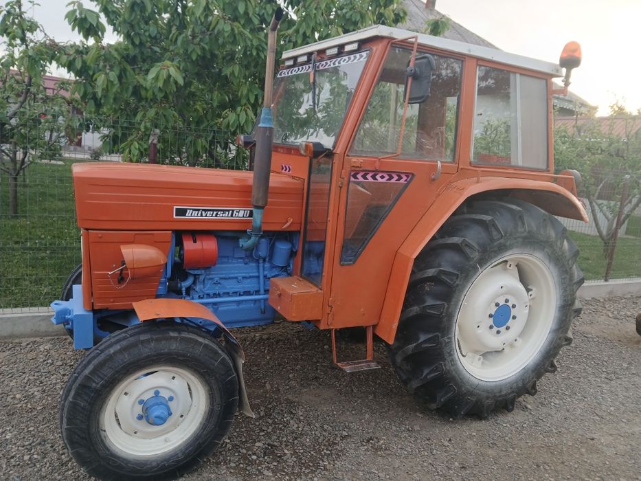 Tractor universal 550 600 640