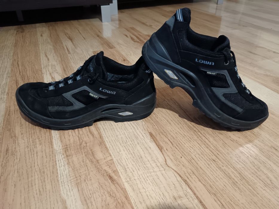 LOWA Sirkos GTX.