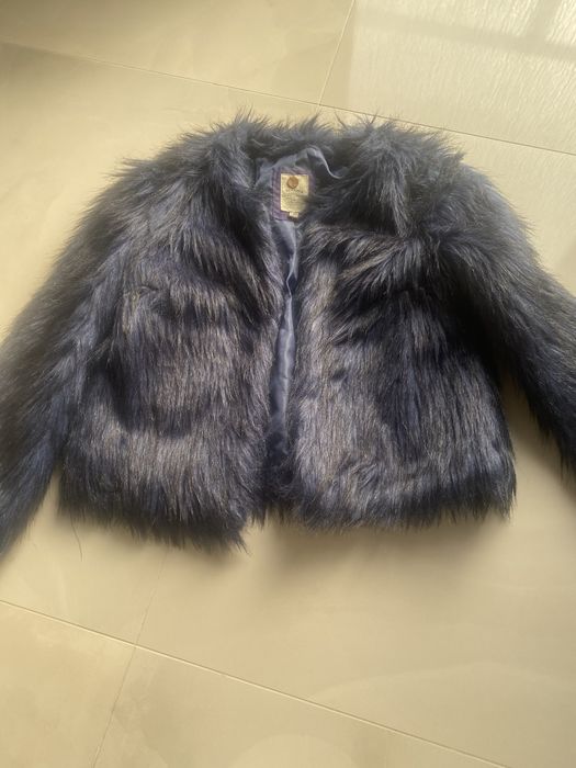 Blanita Bershka,purtat o singura data de culoare albastra