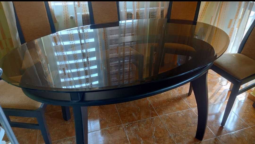 Трапезна маса от стъкло и масивно дърво 150/90 см, без забележки