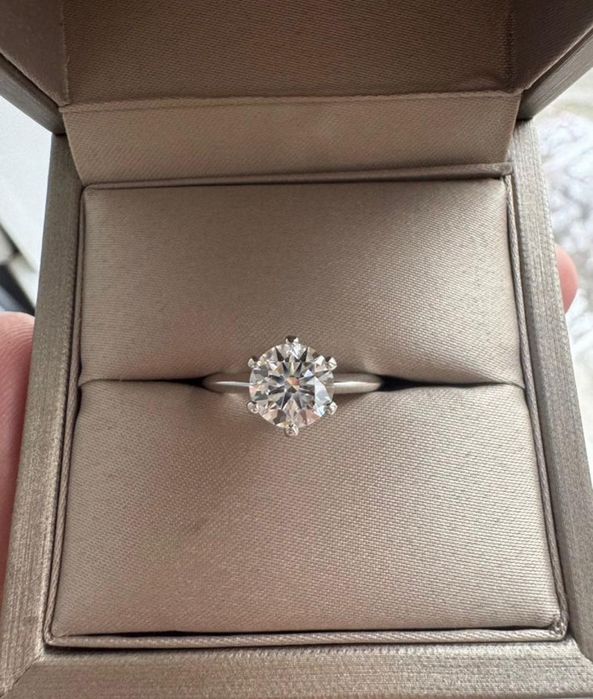 Кольцо с бриллиантом 1 карат