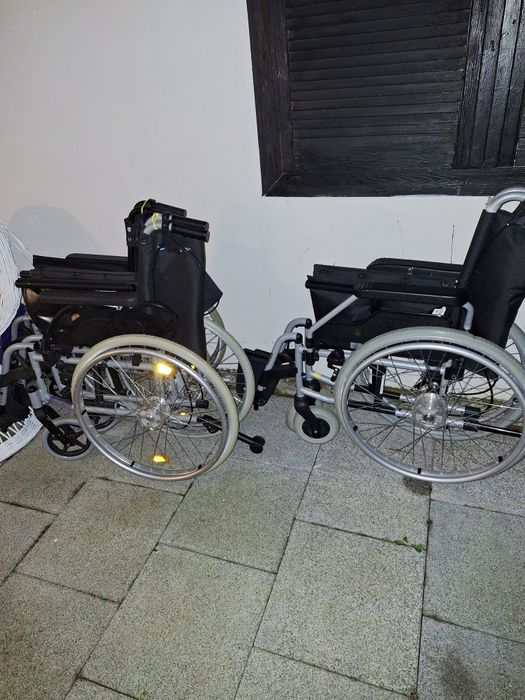 Trei cărucioare ptr per cu handicap