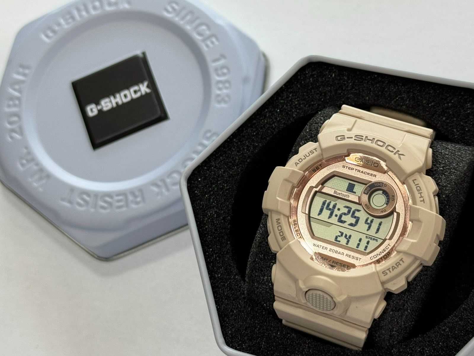 Дамски Часовник Casio G-Shock Bluetooth GMD-B800-4ER
