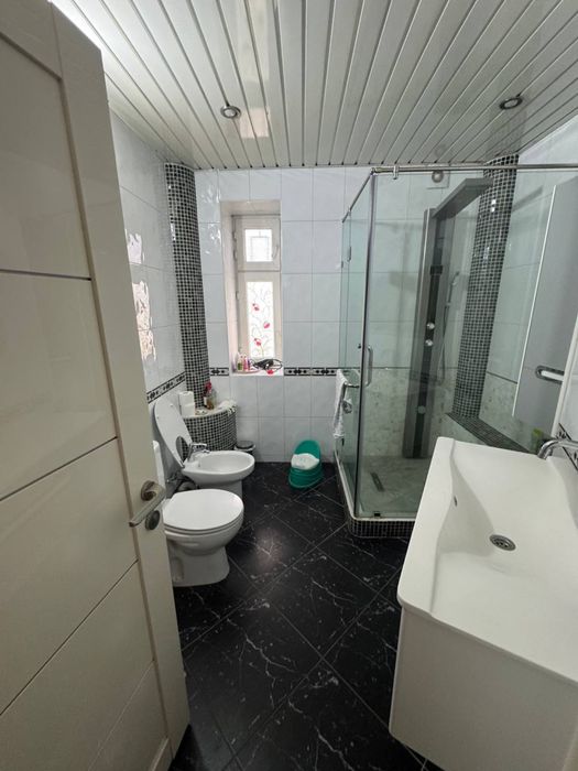 Срочно Сдается Яккасарайский р-н шикарный больщой дом