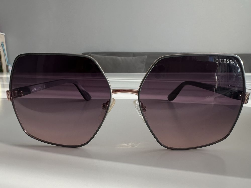 Дамски слънчеви очила GUESS GU7881 20B