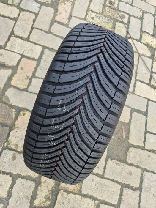 O bucată 225/215 55 R16 M+S iarnă - una Bridgestone Lassa Pirelli
