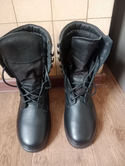 Продаю офицерские берцы новые!!!