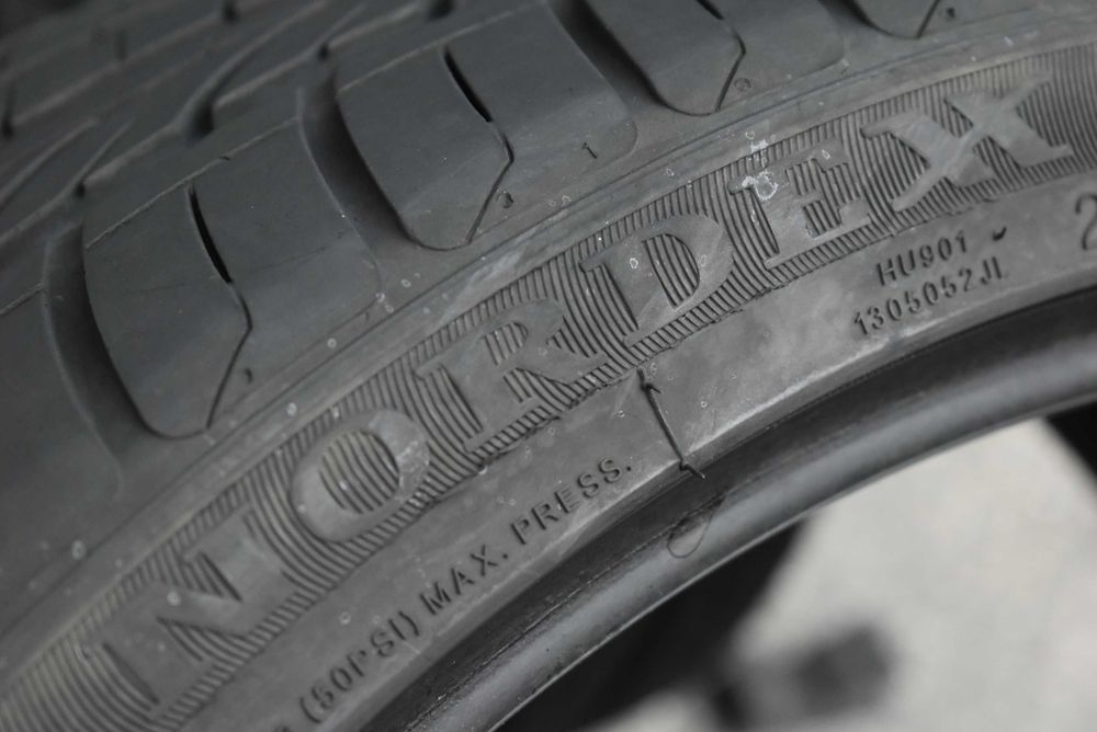 2бр. Летни гуми 245/35/20 Nordexx