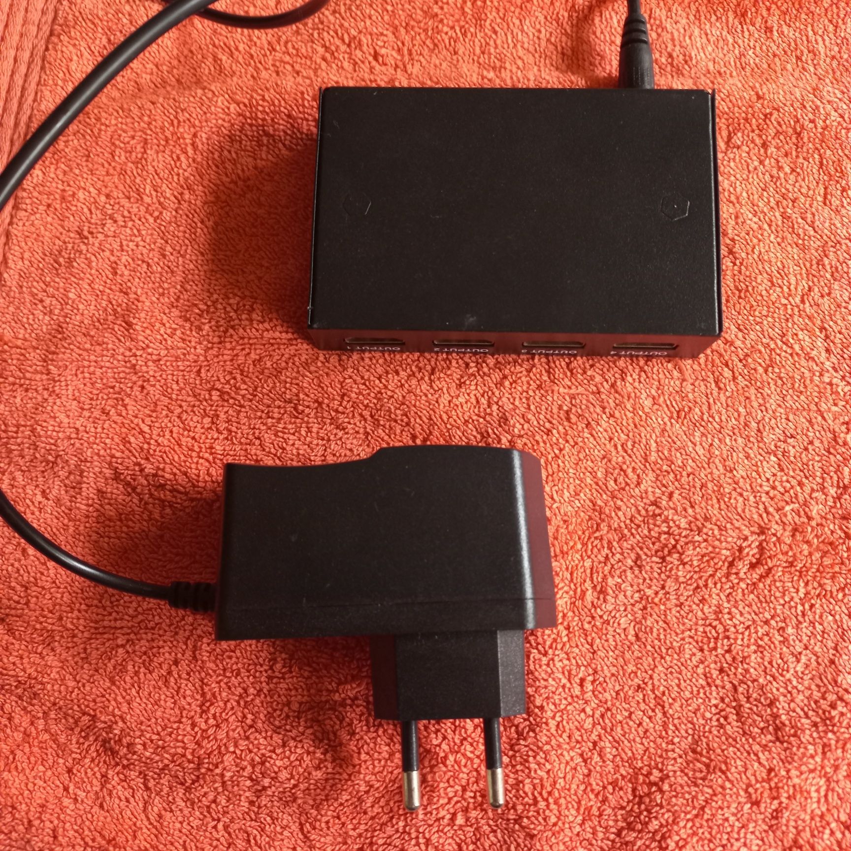 Продам разветвитель HDMI сплитер переходник на 4 монитора