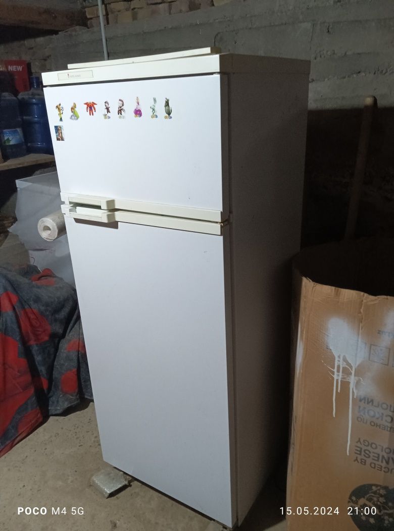Холодильник в хорошим состояние
