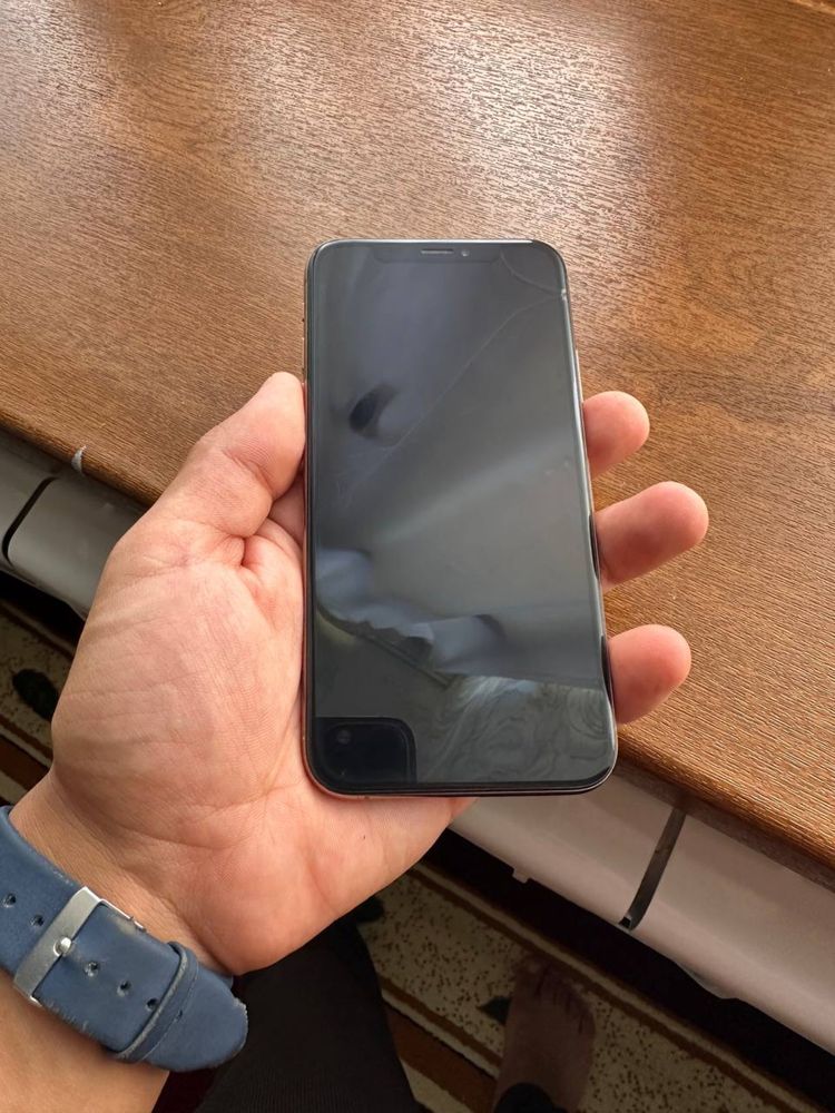 Iphone XS yaxshi xolatda