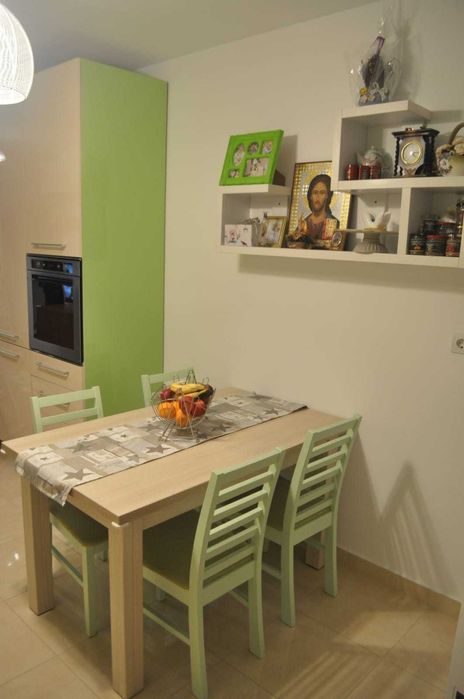 Inchiriez apartament 3 camere+parcare Floresti