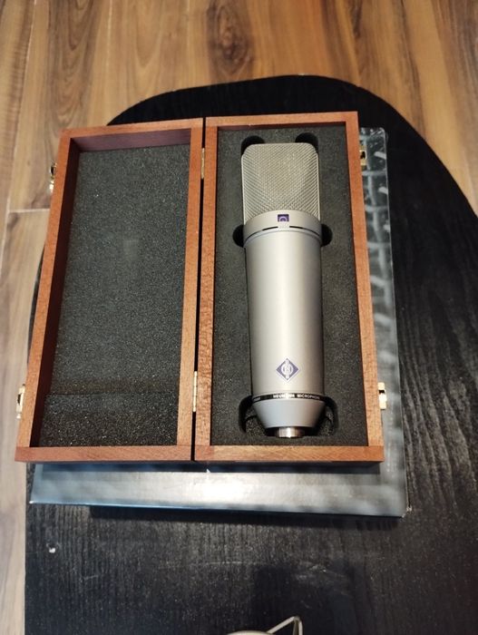 Microfon Neumann u87ai in garanție