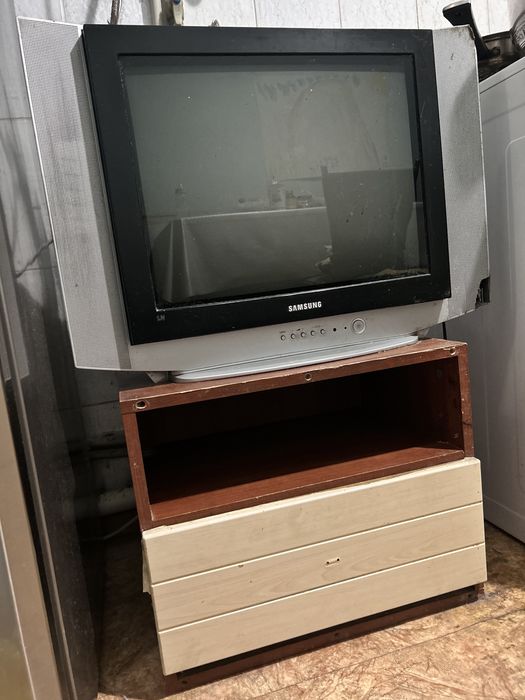 Телевизор samsung самсунг старый рабочий с тумбой