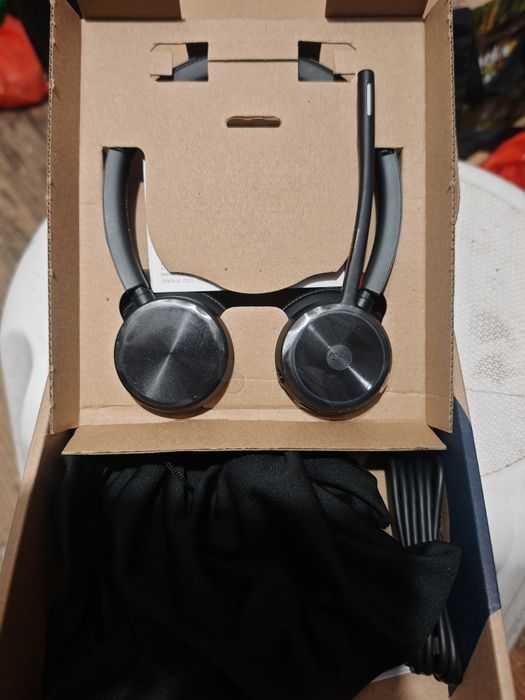 Vând căști Voyager 4320 UC