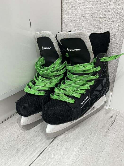 Хоккейные коньки