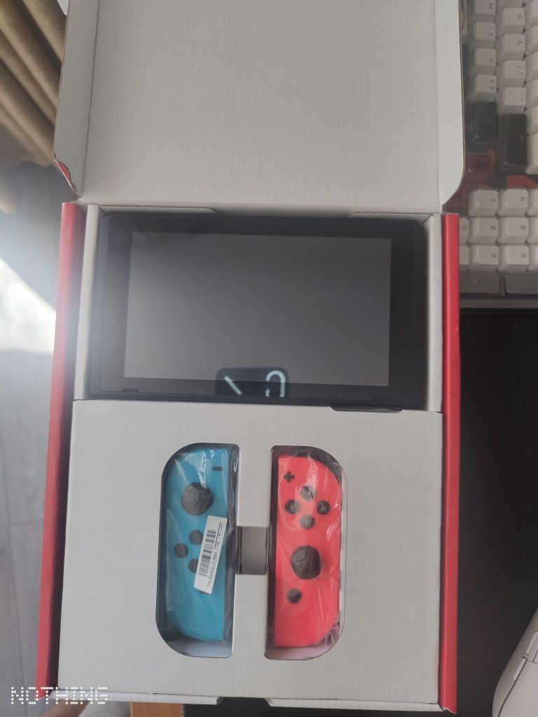 Nintendo Switch V2+32gb sd card