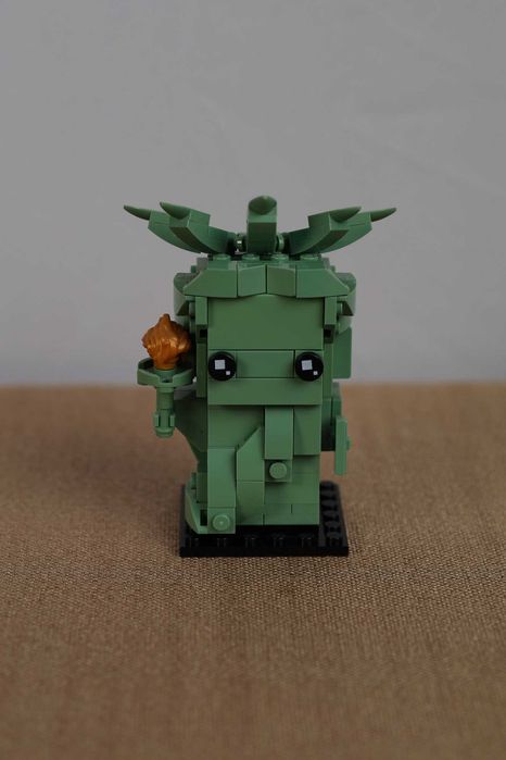 Lego Brickheadz asamblate si unul sigilat (se vand si separat)