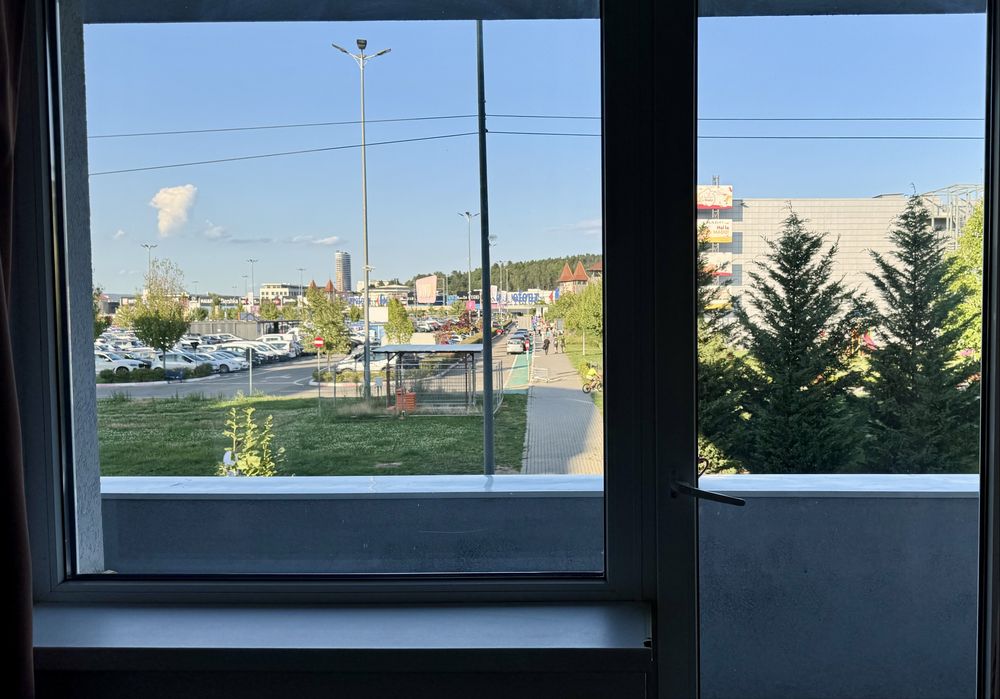 PF vand apartament 3 camere in curte la Vivo