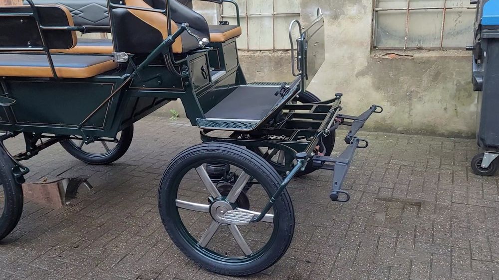 Vând trăsură maraton. De 8 persoane 6+2