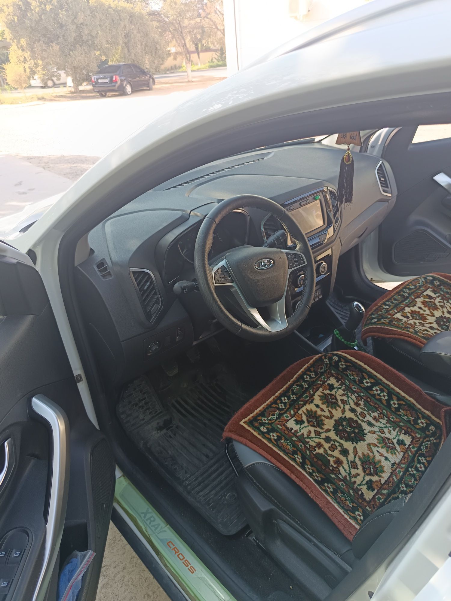 Lada x ray cross