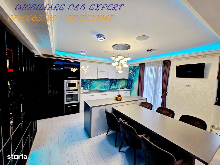 Apartament spatios cu garaj , balcoane si lift