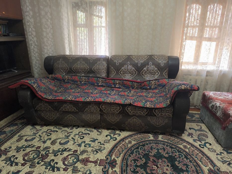 Продается уголок