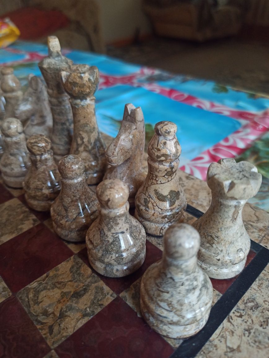 Мраморные шахматы новые
