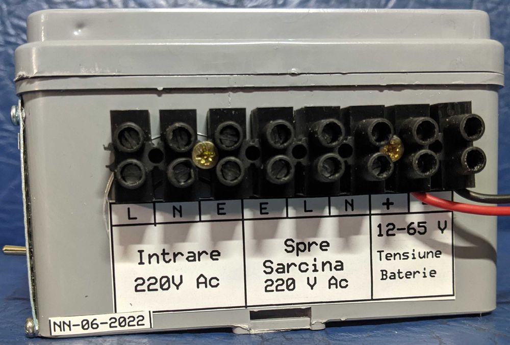 Controler sarcina Solar si Eolian protectie baterii maximizare energie