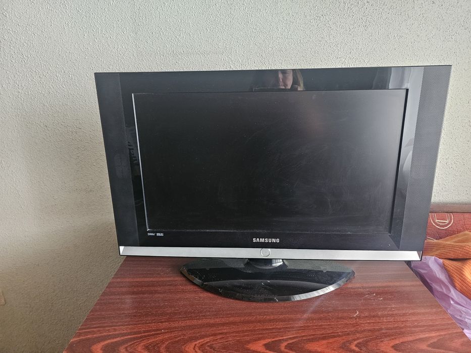Vând televizor samsung HD diagonala 80 cm