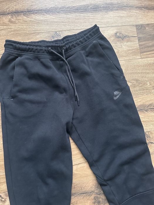 Дамско спортно долнище Nike tech fleece