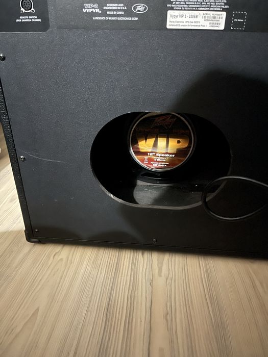 Combo,cub,amplificator chitara(acustica,electrica,bas)Peavey Vypyr Vip