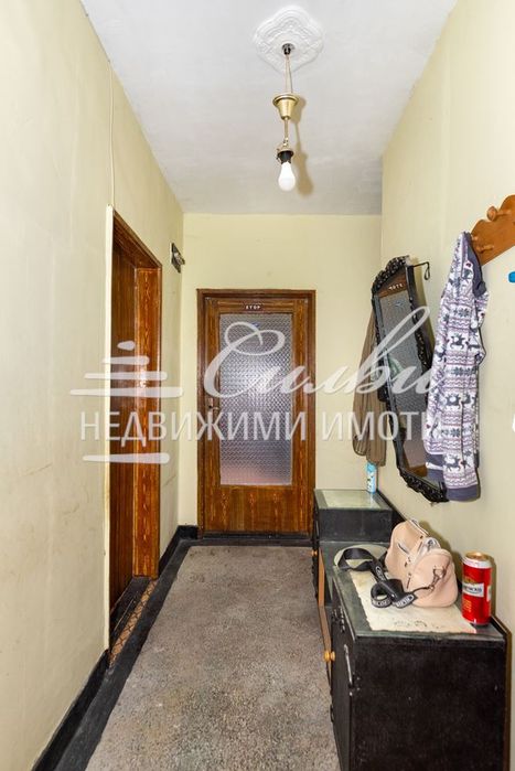 Тристаен апартамент - кв. Тракия!