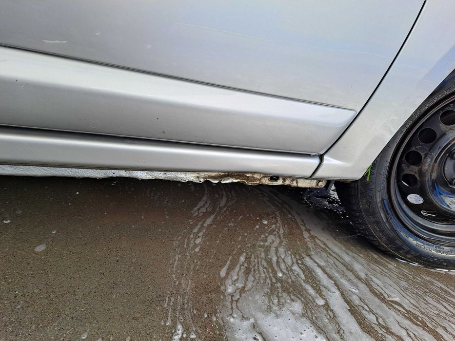 Vând Sandero an 2008