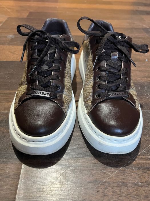 Adidasi Guess stare impecabila