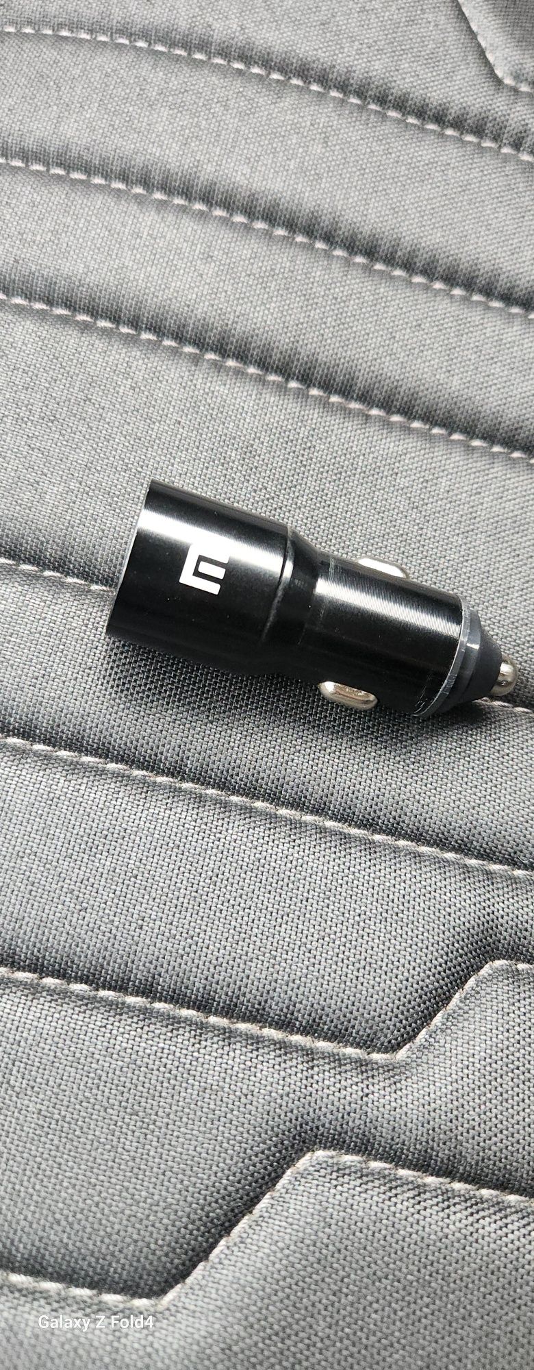 Автомобильная зарядка на 65w