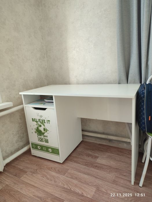 Продам письменный стол