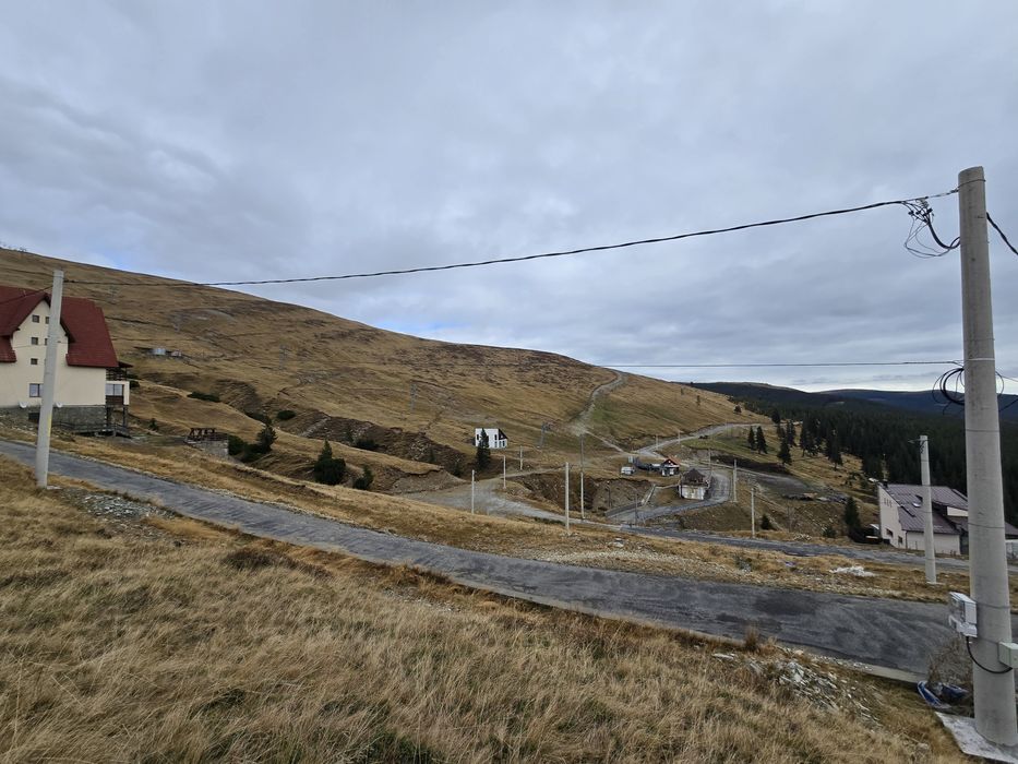 Proprietar vând parcele de teren intravilan Rânca