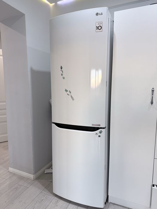 Продам холодильник LG