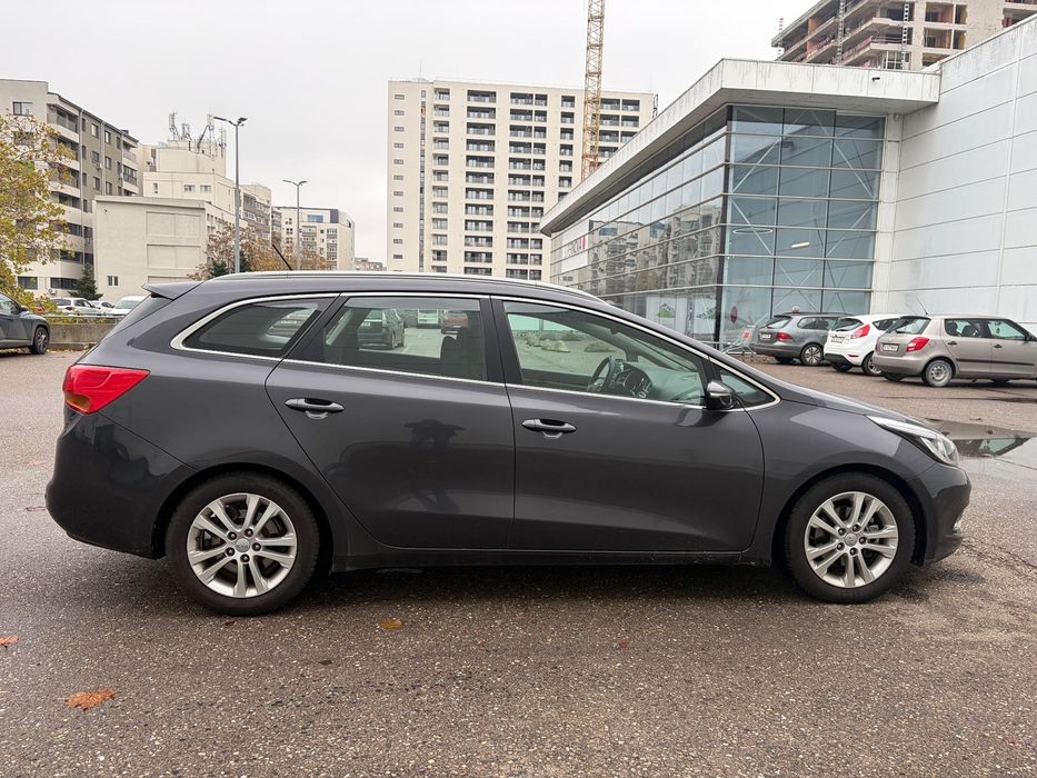 Vând Kia Ceed SW 1.6 GDI automată 232630 km. stare foarte bună