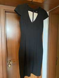 Черна рокля HM