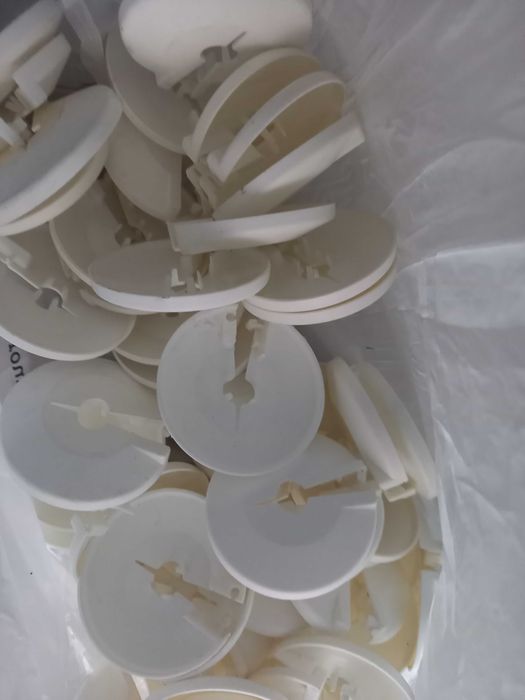 Розетки бели за различна употреба. Чисто нови