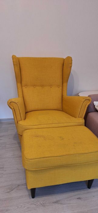 Fotoliu galben Ikea + suport picioare