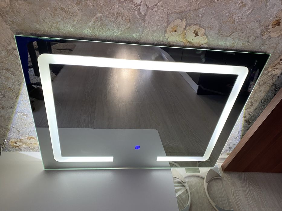 LED огледало  с размери 60/80см