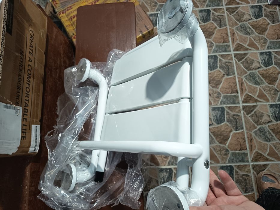 Scaun pliant pentru baie